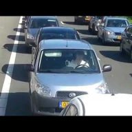 ORALNIM SEKSOM PREKRATII ČEKANJE U KOLONI