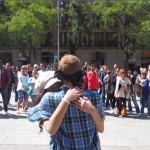 zagrli-potpuni-stranac-2