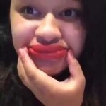 (VIDEO) Ona je sisala čašu, a da me pitate zašto, jebem li ga