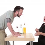 BIVŠI LJUBAVNICI IGRAJU IGRU ISTINE! Da li misliš na mene dok mastrurbiraš? (VIDEO)