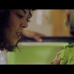 Evo kroz šta žene zaista prolaze kada dolazi leto (video)