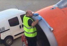 Uznemirujuća scena popravke aviona pred poletanje