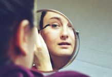 OGLEDALO VAS LAŽE: Lepši ste nego što mislite!