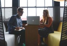 KOLEGINICE, JA BIH DA TE KRESNEM! - Romansa na radnom mestu