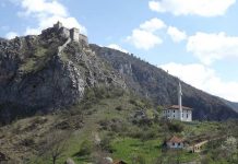 BOR KOJI JE KRVARIO: Tužna ljubavna priča o srpskom Romeu i Juliji "Стари град Хисарџик 1" by Breza07 - Сопствено дело. Licensed under CC BY-SA 3.0 via Викимедијина остава.