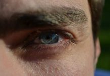 Ovakvog muškarca ne zovi ni ormar da ti prenese, a kamoli da te voli!