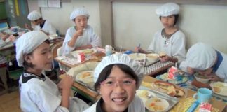 Kako se u Japanu od dece prave ljudi: Snimak iz škole koji je osvojio svet! (VIDEO)