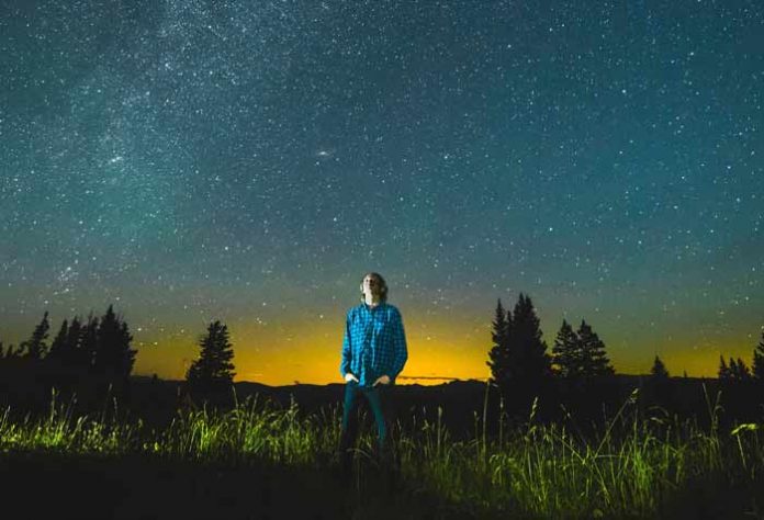 VEČERAS ZAMISLI ŽELJU I POGLEDAJ U NEBO: Stiže meteorska kiša Eta Akvaridi!