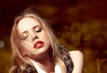 Ona uvek dobije muškarca kojeg poželi! Ova žena ne čeka sudbinu, već uzima stvari u svoje ruke! Ona uvek dobije muškarca kojeg poželi! Ova žena ne čeka sudbinu, već uzima stvari u svoje ruke!