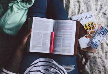 Za napaljenu ženu nema loše kite: Evo kako da se izboriš sa zmijom, a kako da se klatiš na crviću