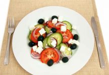 (Recept) Grčka salata: Dodir mediterana na vašoj trpezi Grčka salata