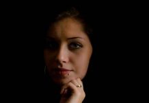 SVAKO NEKAD PADNE, SA DNA SE DIŽU SAMO HEROJI: Nesrećni smo jer se upoređujemo s drugima samo onda kada nam ne ide u životu SVAKO NEKAD PADNE, SA DNA SE DIŽU SAMO HEROJI: Nesrećni smo jer se upoređujemo s drugima samo onda kada nam ne ide u životu