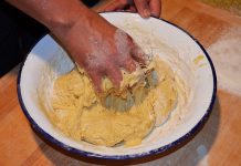 crecept-kiflice-sa-dzemom-meke-kao-pamuk, testo, mesi testo, foto pixabay