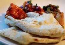 (RECEPT) Posno predjelo za svaku priliku: Pita sa ajvarom i pečurkama Pita sa ajvarom i pečurkama