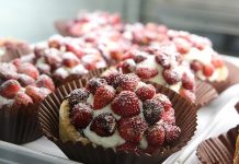 mafini sa jagodama, mafini, kolači, jagoda, recept, kolač, pixabay