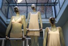 Užasne tajne koje prodavci odeće kriju od vas: Ovo ne piše na etiketi, a trebalo bi… Užasne tajne koje prodavci odeće kriju od vas: Ovo ne piše na etiketi, a trebalo bi...