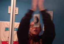 ZABORAVI NA PUĆENJE I POZIRANJE: Ako nemaš ovakav selfi, nisi nikakva riba! ZABORAVI NA PUĆENJE I POZIRANJE: Ako nemaš ovakav selfi, nisi nikakva riba!