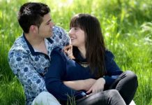 Govor tela otkriva muškarca zaljubljenog do ušiju